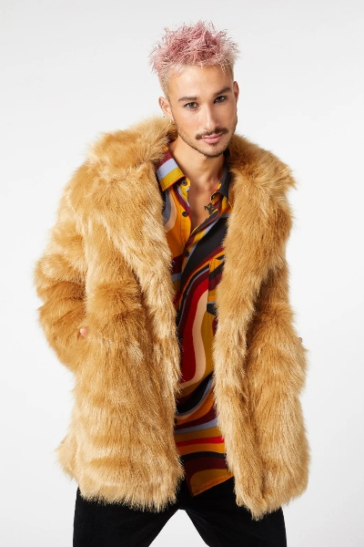 The Rich Tapestry of Heyuans Fur and Leather Textiles