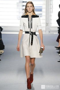 The Fashion of Womens Shoes:A Case Study on 万斯女鞋纺织品