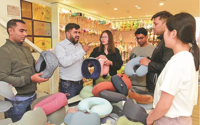 Exploring the Night Markets in Yiwu:Where to Find Quality Textiles