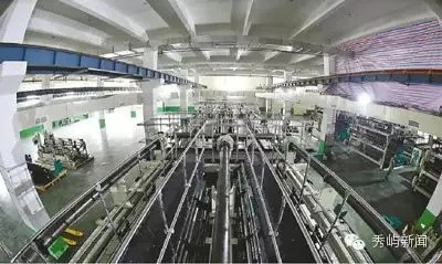 The Story of the秀峰纺织厂，传统与创新的交织