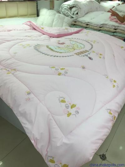 曼苏雅纺织品被子批发商介绍