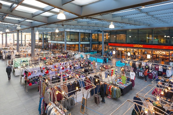 The Global Scenery of Textile Market Night Markets