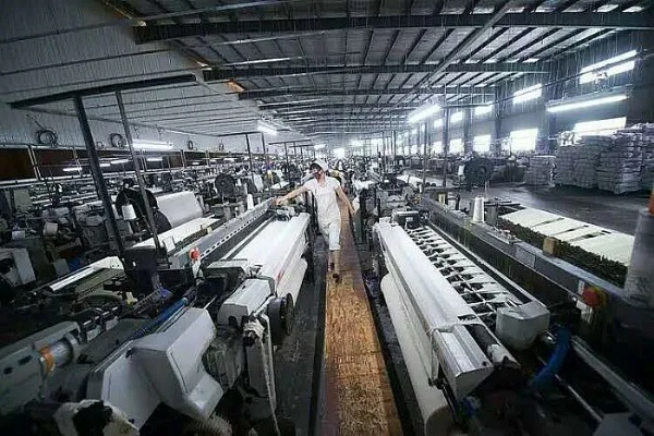 The Story of a Textile Wholesale Company in Hub of Central China 湖北省襄阳市纺织品批发公司