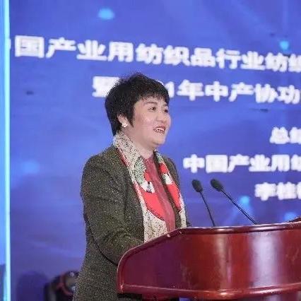 纺织之光下的美食盛宴—一家纺织品公司餐馆的体验